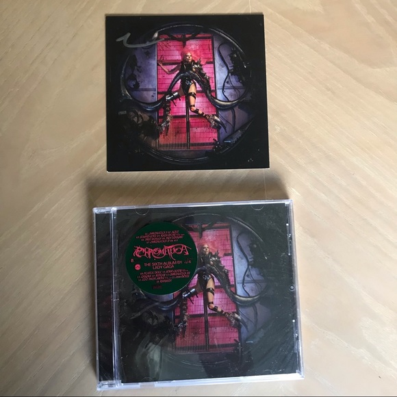 LADY GAGA Autographed Chromatica CD NWT - Picture 5 of 9